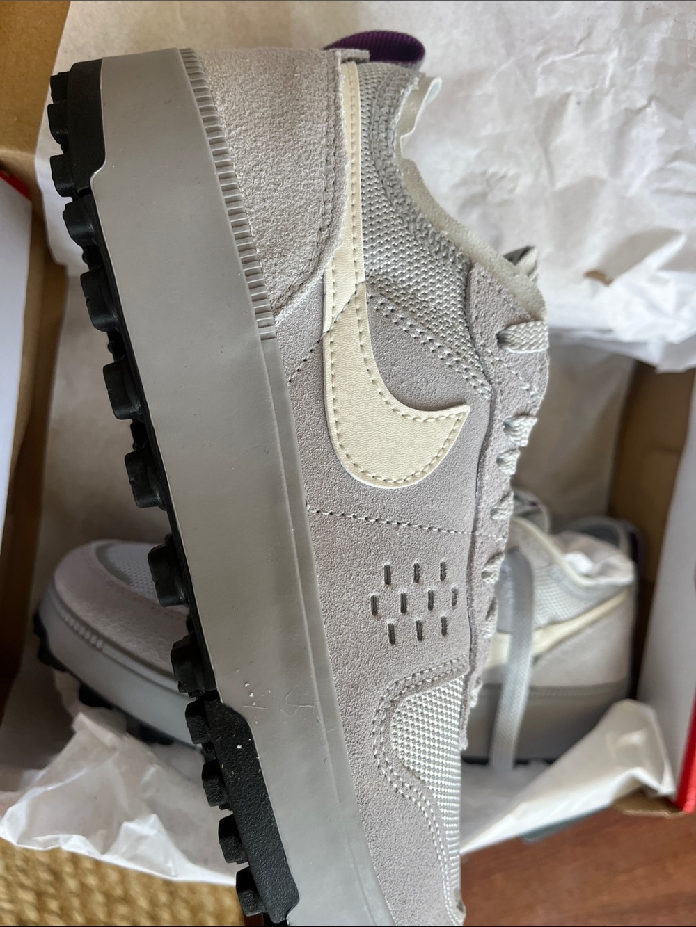 NWT Nike City shoes - Picture 3 of 4